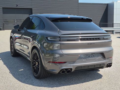 Certified 2026 Porsche Cayenne Coupe AWD/4WD image 3