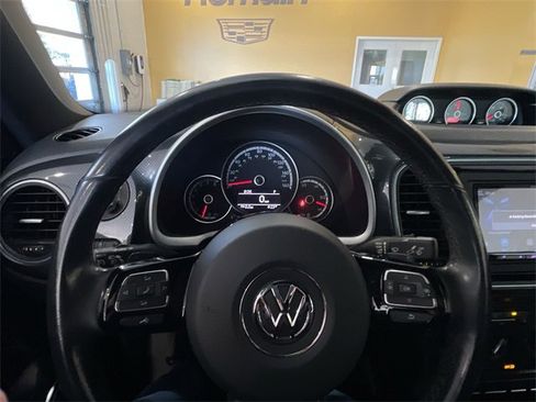 Used 2013 Volkswagen Beetle Turbo 60's Edition image 19