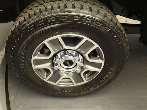 New 2026 Ford F250 Lariat w/ FX4 Off-Road Package image 14