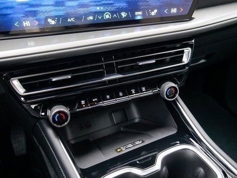 New 2026 Chevrolet Traverse LT w/ Enhanced Driving Package image 30