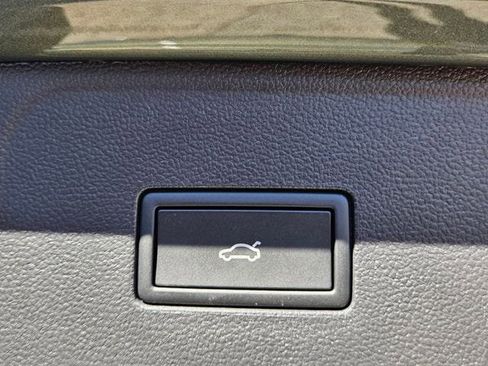 New 2026 Volkswagen Atlas SE image 13