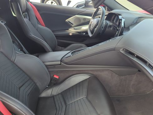 Used 2024 Chevrolet Corvette Stingray Preferred Cpe w/ Battery Protection Package image 17