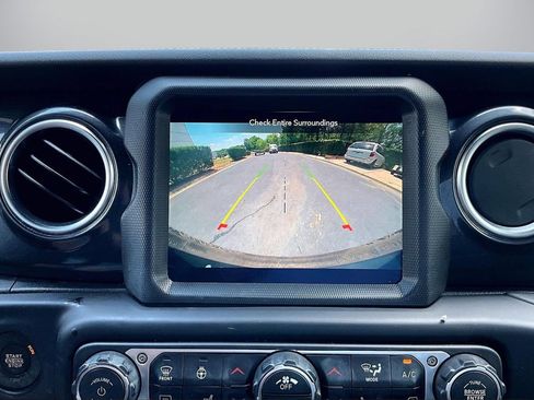 Used 2023 Jeep Wrangler Unlimited Sahara AWD/4WD image 14