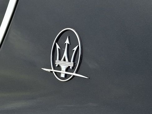 Used 2020 Maserati Levante image 34