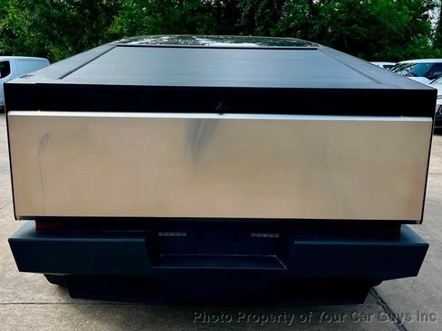 Used 2025 Tesla Cybertruck AWD Crew Cab image 8