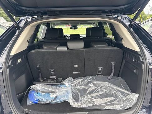 Certified 2024 MAZDA CX-90 Plug-In Hybrid w/ Preferred AWD/4WD image 12