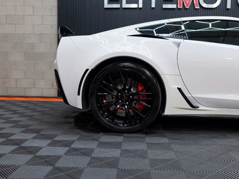 Used 2016 Chevrolet Corvette Z06 w/ Z07 Performance Package RWD image 11