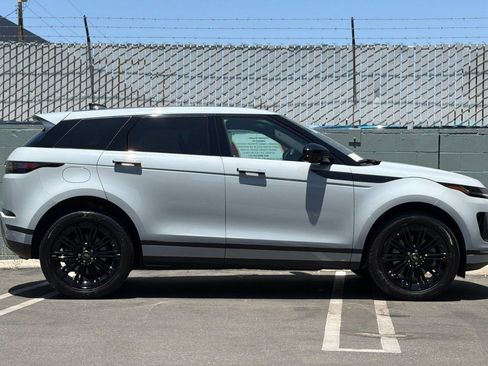 Used 2024 Land Rover Range Rover Evoque S AWD/4WD image 7
