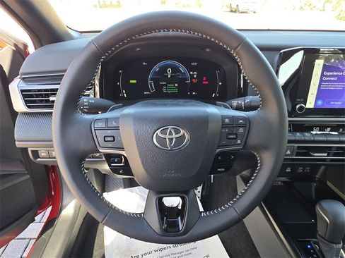 Used 2026 Toyota Camry SE image 28