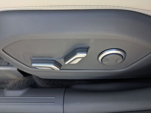 Used 2024 Hyundai Santa Fe SEL FWD image 20