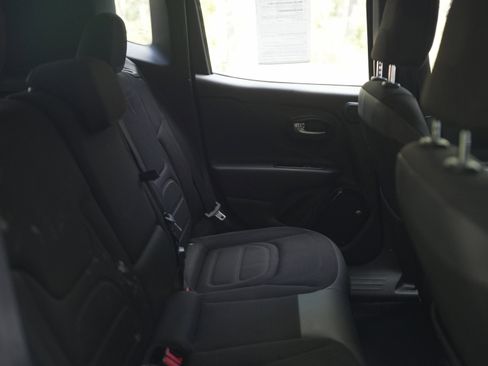 Used 2016 Jeep Renegade Latitude image 24