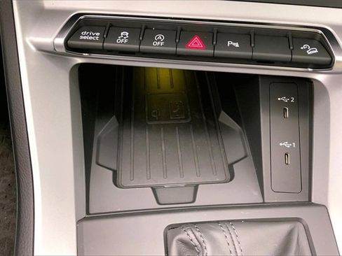 Certified 2025 Audi Q3 2.0T Premium Plus w/ Premium Plus Package image 33