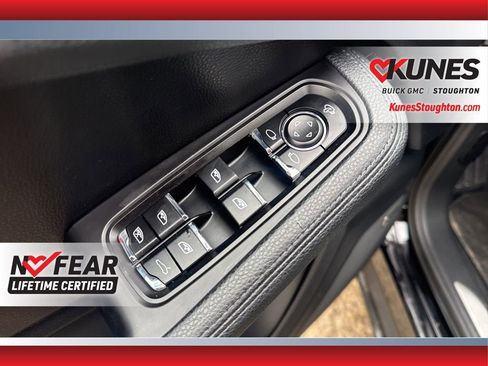 Used 2017 Porsche Macan S w/ Premium Package Plus image 22