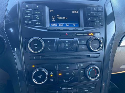 Used 2017 Ford Explorer Base 4WD 4WD image 9
