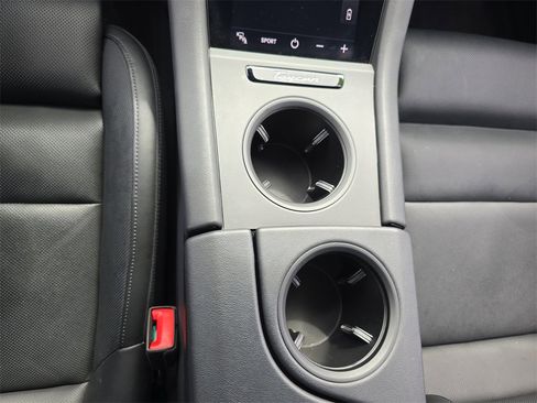 Used 2023 Porsche Taycan image 28