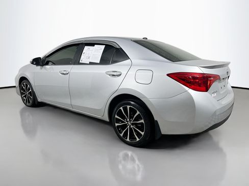 Used 2017 Toyota Corolla SE w/ SE Premium Package FWD image 8