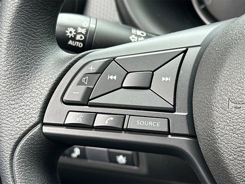 New 2025 Nissan Kicks Play S image 8