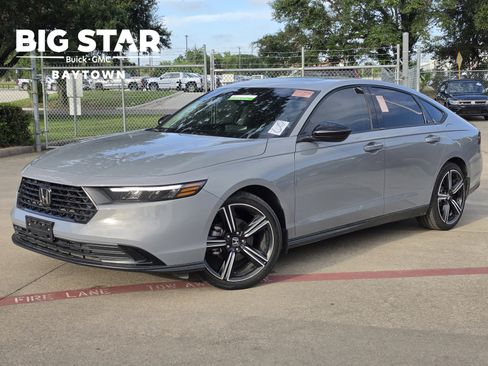 Used 2025 Honda Accord SE image 1