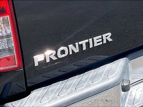 Used 2019 Nissan Frontier SV AWD/4WD image 24