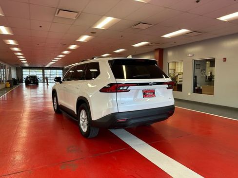 Certified 2025 Toyota Grand Highlander AWD image 5