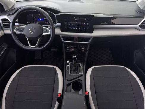 Used 2025 Volkswagen Taos SE image 11