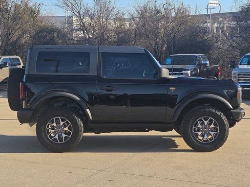 Used 2024 Ford Bronco Badlands image 4