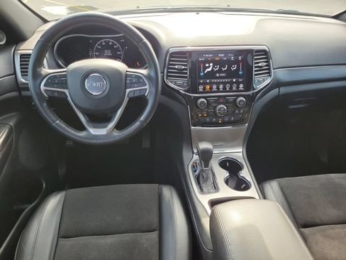 Used 2021 Jeep Grand Cherokee Altitude AWD/4WD image 9