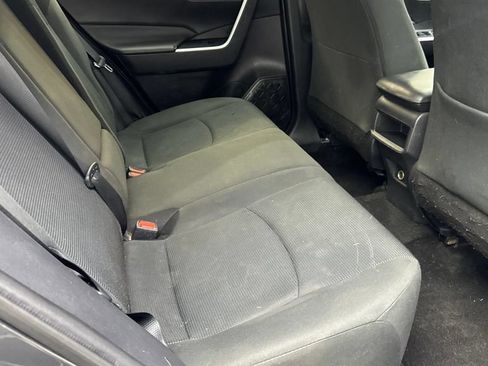 Used 2021 Toyota RAV4 LE FWD image 39