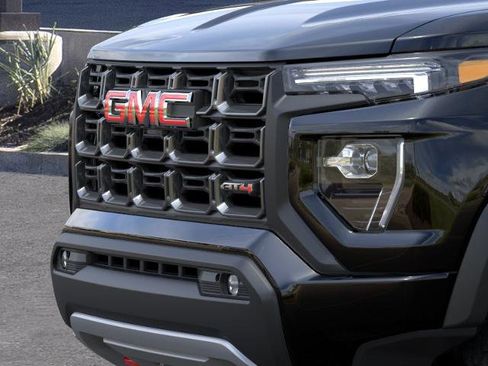 New 2026 GMC Canyon AT4 w/ AT4 Premium Package AWD/4WD image 13