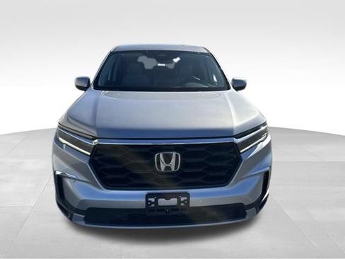 Used 2025 Honda Pilot EX-L image 3