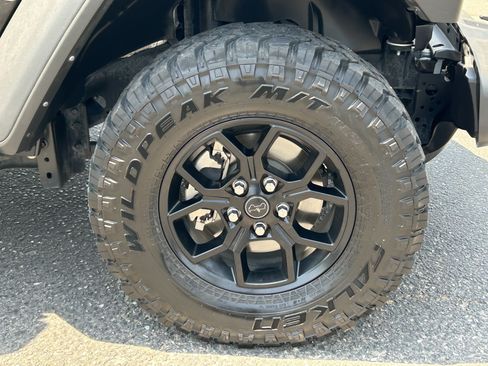 Used 2024 Jeep Wrangler Unlimited Sport AWD/4WD image 7