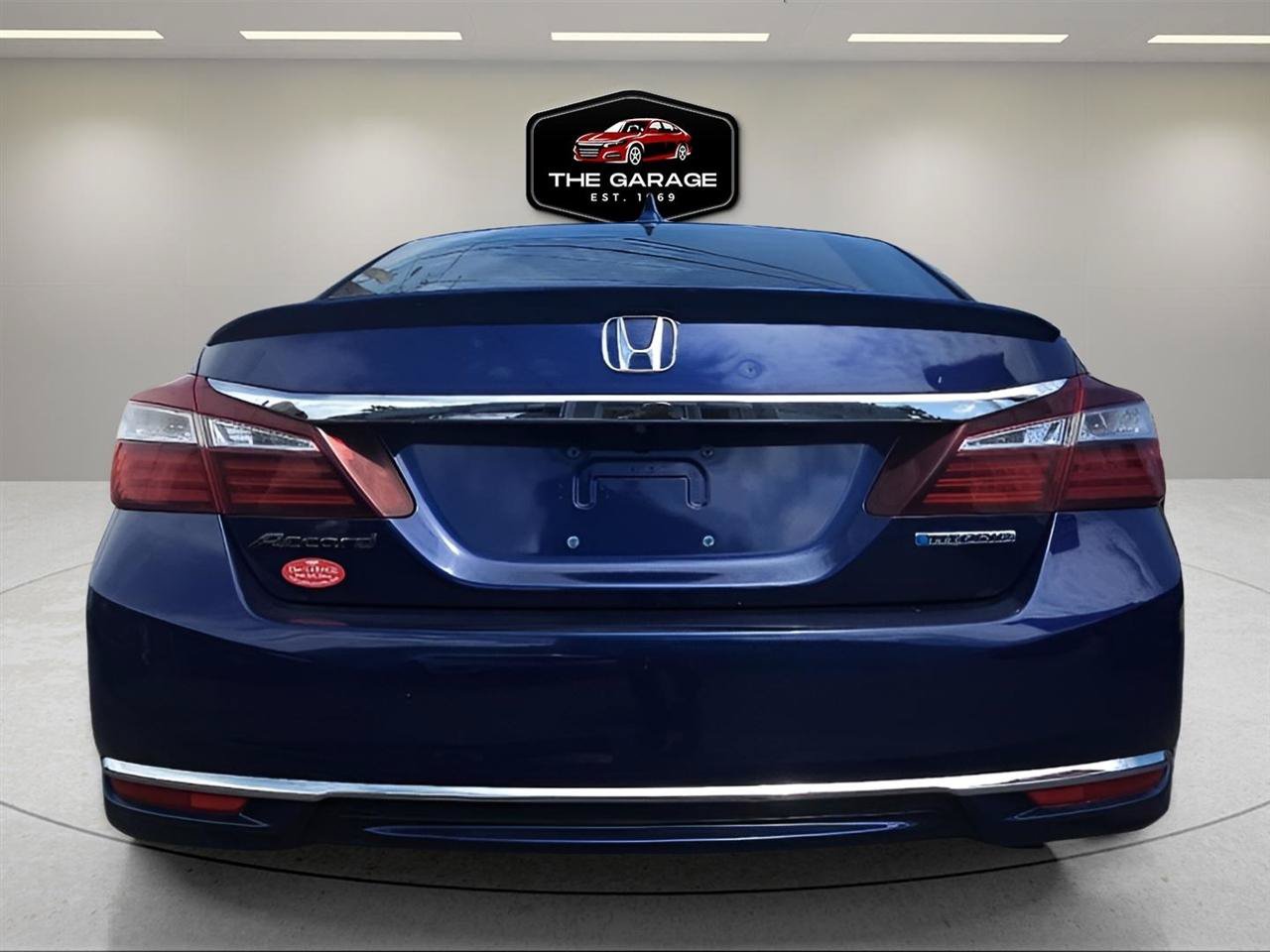 Used 2017 Honda Accord Hybrid Sedan image 5