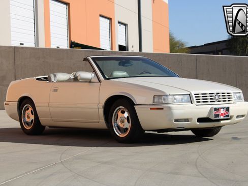 Used 2002 Cadillac Eldorado Touring w/ Preffered Equipment Group image 5