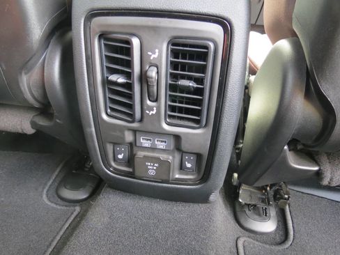 Used 2024 Dodge Durango GT image 27