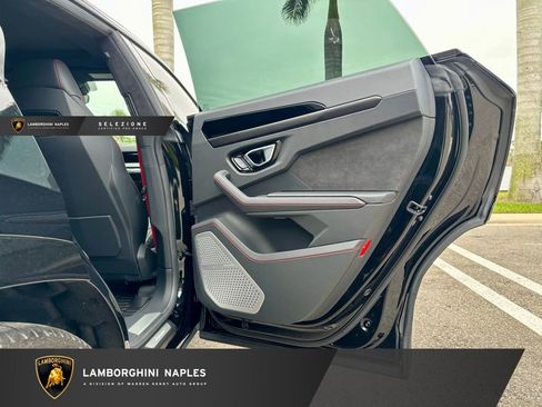 Used 2024 Lamborghini Urus S AWD/4WD image 27