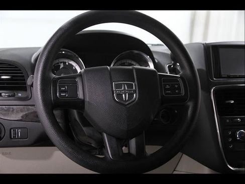 Used 2016 Dodge Grand Caravan American Value Package FWD image 7