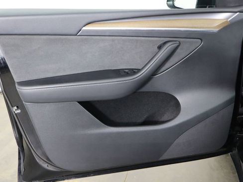 Used 2023 Tesla Model Y Performance image 17