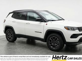 Used 2025 Jeep Compass Trailhawk AWD/4WD video 1