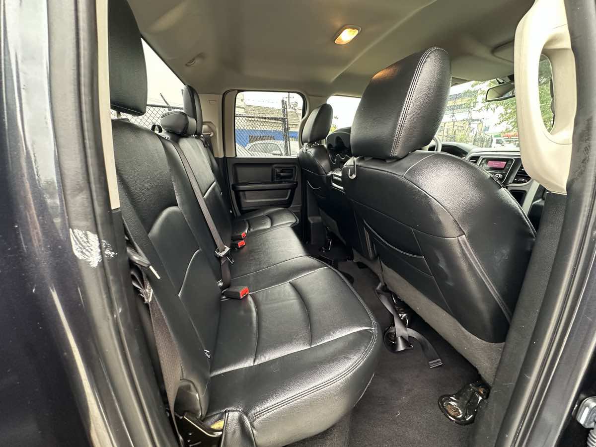 Used 2017 RAM 1500 Express AWD/4WD image 29
