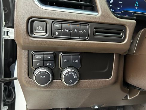 Used 2022 Chevrolet Tahoe LT AWD/4WD image 25