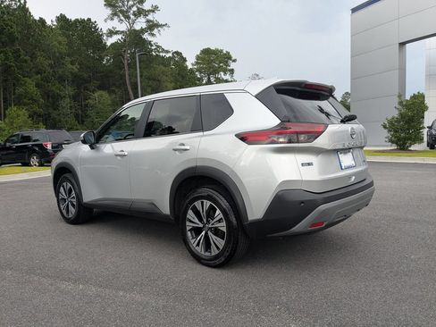 Used 2023 Nissan Rogue SV FWD image 6