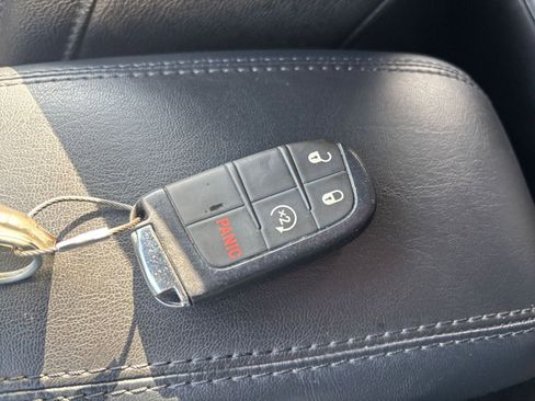 Used 2025 Jeep Compass Limited AWD/4WD image 21