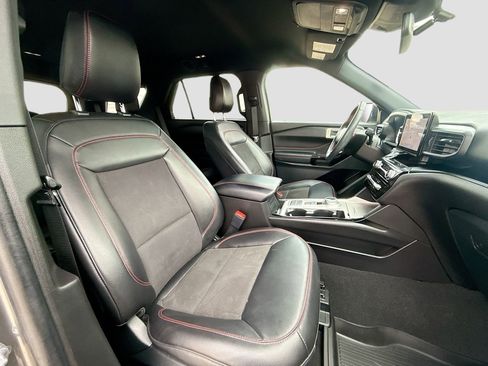 Used 2023 Ford Explorer ST-Line w/ Class IV Trailer Tow Package image 33