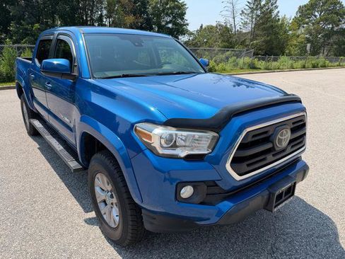 Used 2018 Toyota Tacoma SR5 RWD image 3