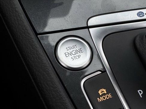 Used 2019 Volkswagen e-Golf SEL Premium image 21