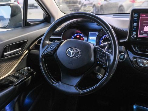 Used 2022 Toyota C-HR Limited FWD image 17