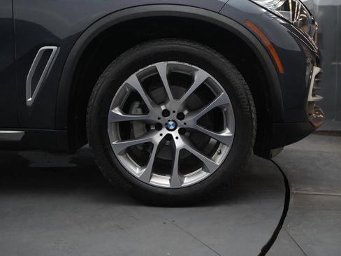 Used 2019 BMW X5 xDrive40i w/ Premium Package 2 image 19