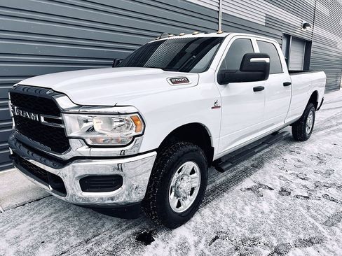 Used 2023 RAM 2500 Tradesman w/ Chrome Appearance Group image 17