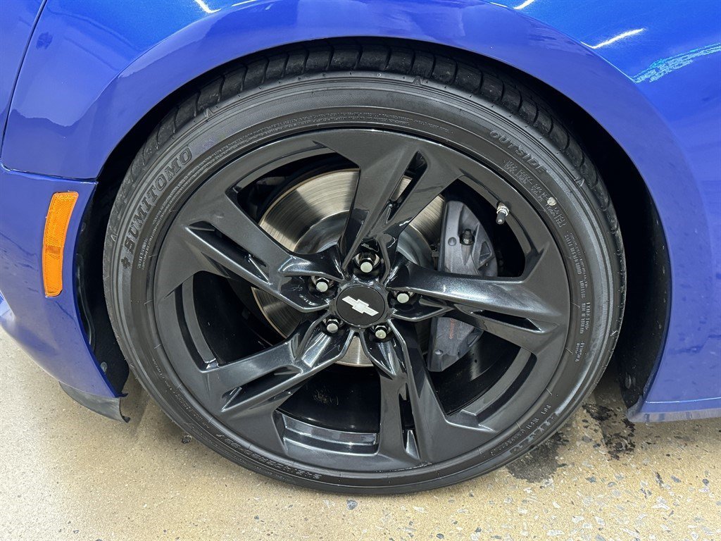 Used 2019 Chevrolet Camaro SS RWD image 7