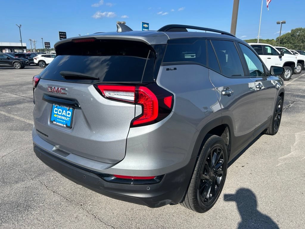 Used 2023 GMC Terrain SLE w/ Driver Convenience Package FWD image 3